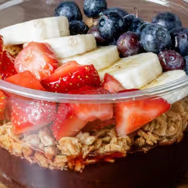 Traditional Açaí Bowl.